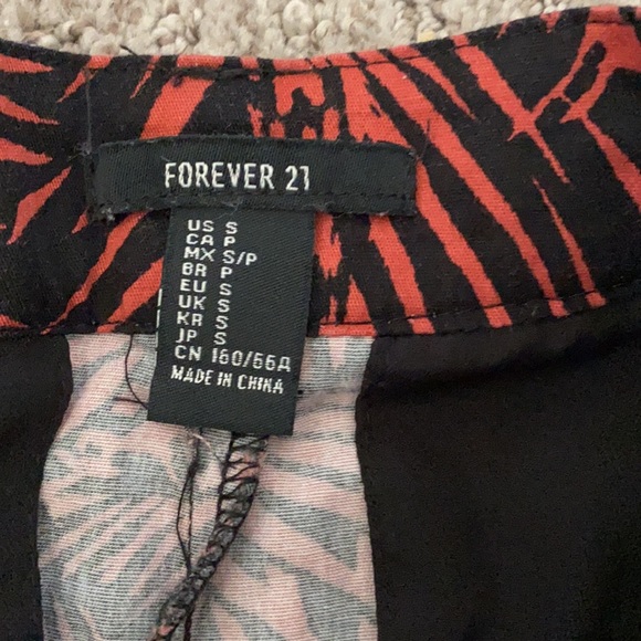 Palm Leaf Print Shorts! - Picture 3 of 3